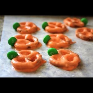 Meet your Posher, Becs