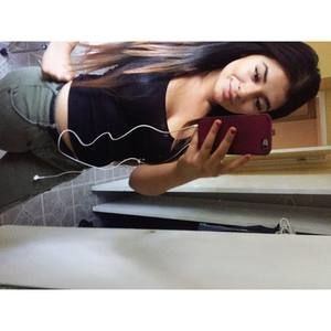 Meet your Posher, Adriana