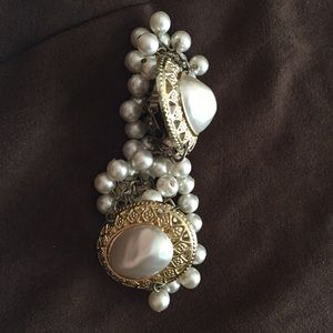 Clip faux pearl earrings