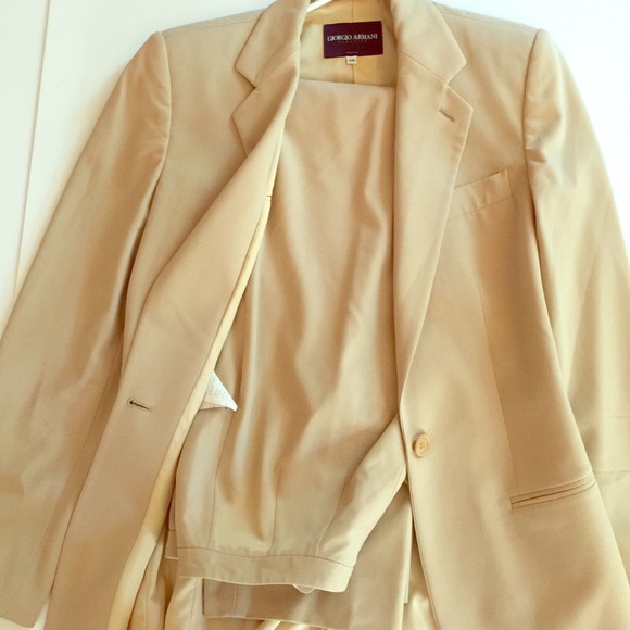 AUTHENTIC GIORGIO ARMANI SUIT