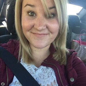 Meet your Posher, Courtney