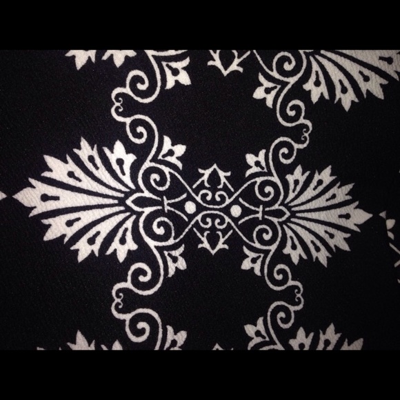 Black and White Skater Skirt - Picture 3 of 3