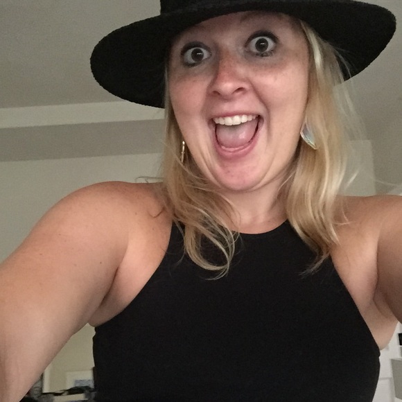 Meet your Posher, Amanda