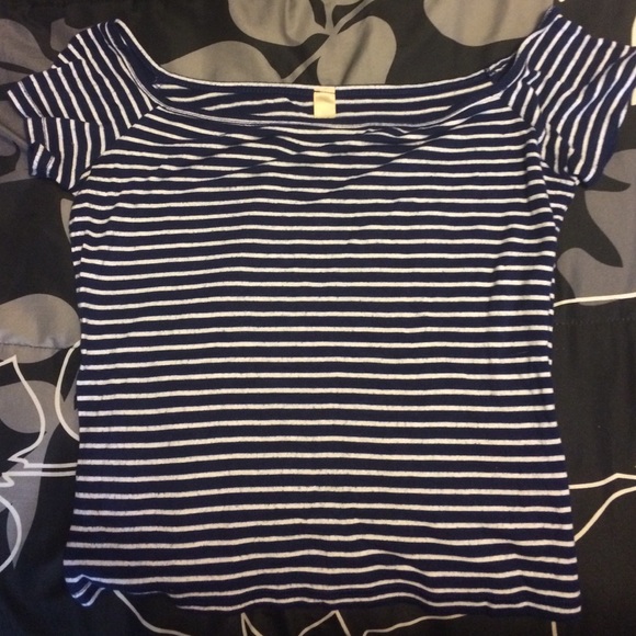 Top size small