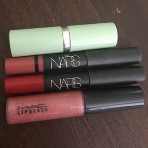 Lipstick : like new. Swatched