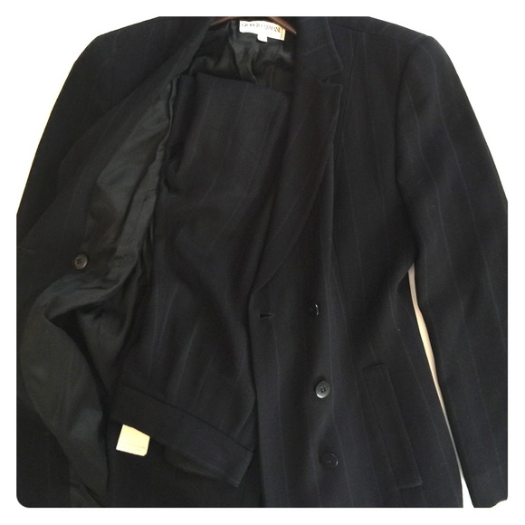 AUTHENTIC GIORGIO ARMANI SUIT BLACK