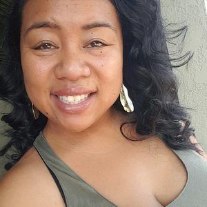 Meet your Posher, Crystal