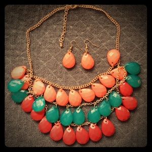 Teardrop beaded necklace an matching earring set
