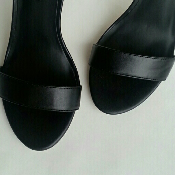 ??HOST PICK 10/30/15!! LIKE NEW Ankle-strap Sandal - Picture 2 of 4