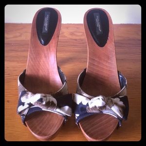 Dolce & Gabbana Zoccolo Canvas St. Fiori Heel