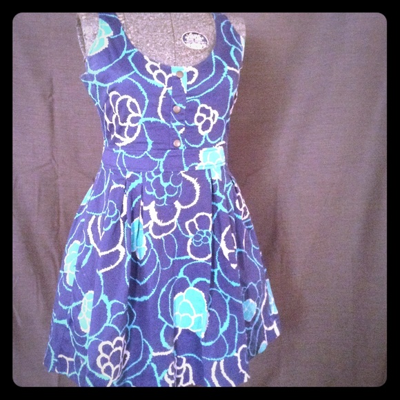 Beautiful fit & flare dress w/great details!!!