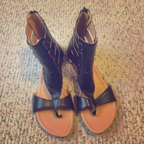 Sandals size 7