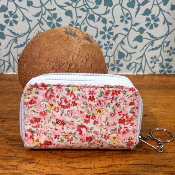 Pink Flower Coin Purse Key Chain - Picture 3 of 6