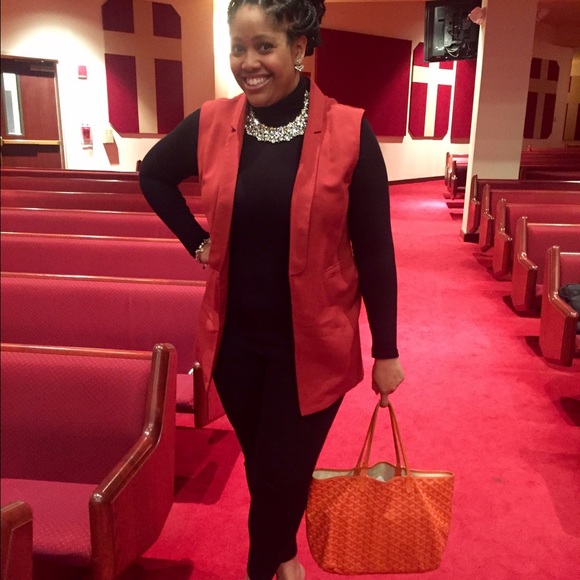 Meet your Posher, Whitney - Picture 3 of 5