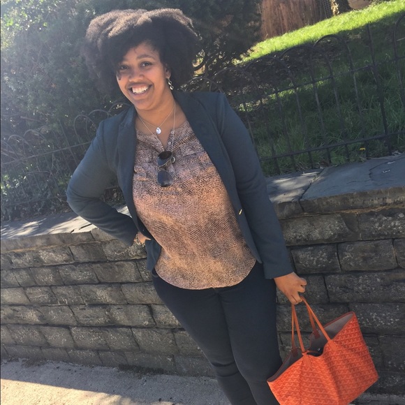 Meet your Posher, Whitney - Picture 2 of 5