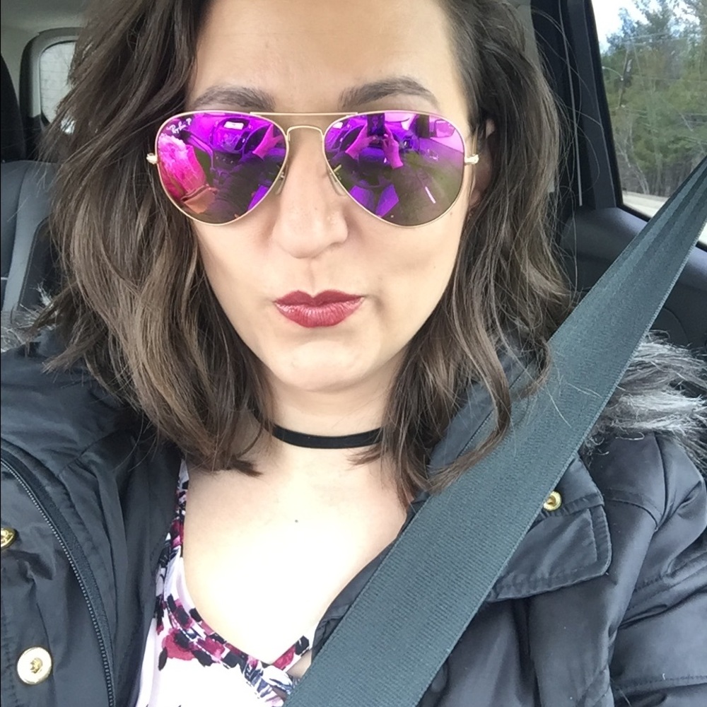 Meet your Posher, Caity