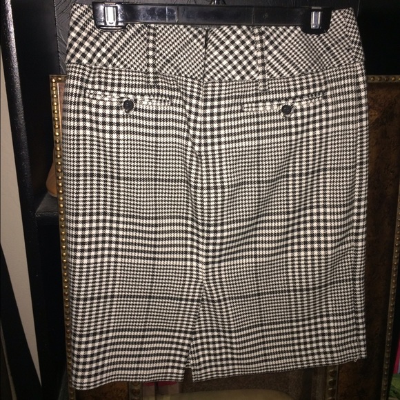 🆕Houndstooth Skirt - Picture 2 of 3