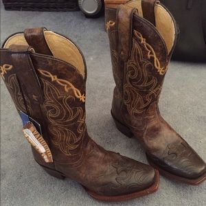 Women's cowboy boots