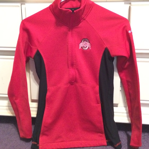 Such a warm and cute half zip up sweatshirt!