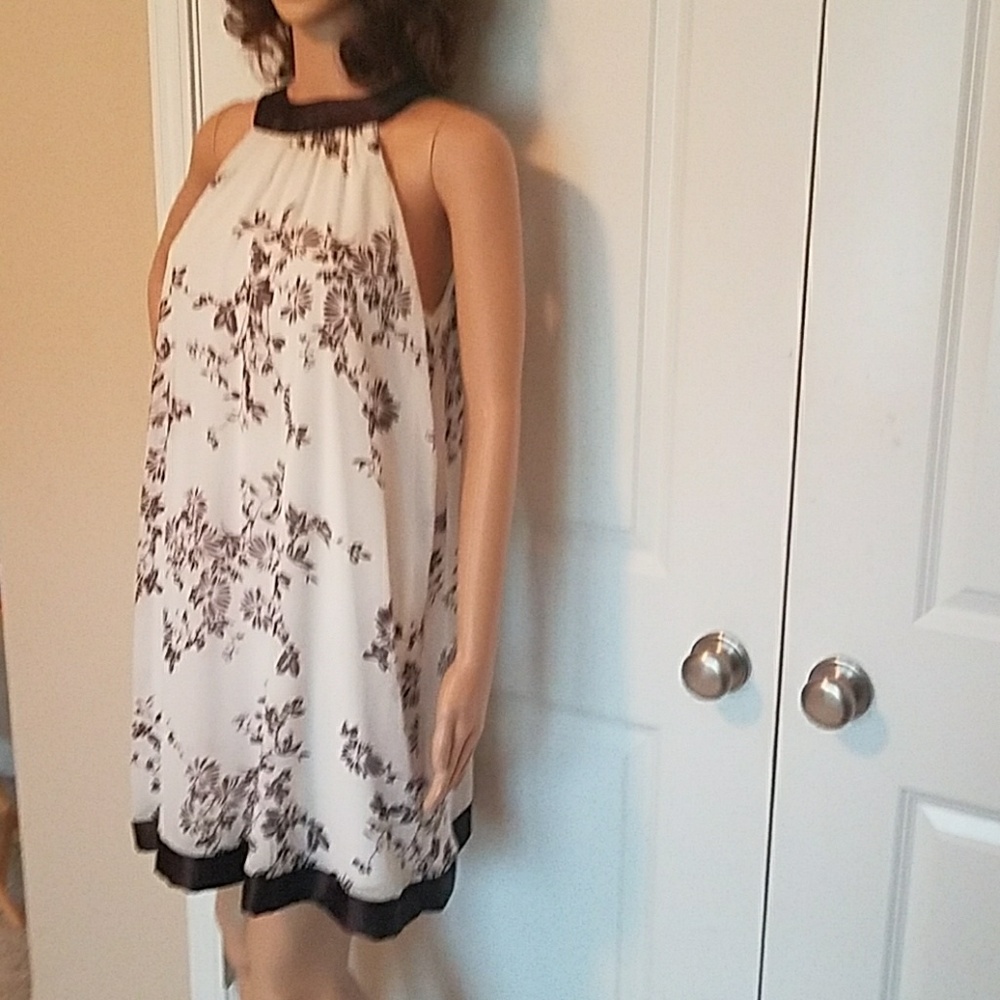 Dress - Picture 5 of 7