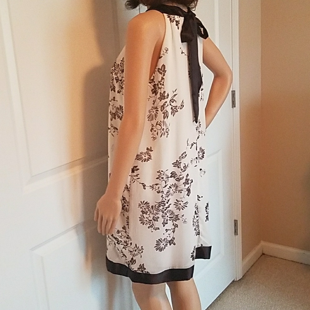 Dress - Picture 2 of 7
