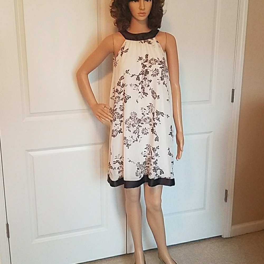 Dress - Picture 3 of 7