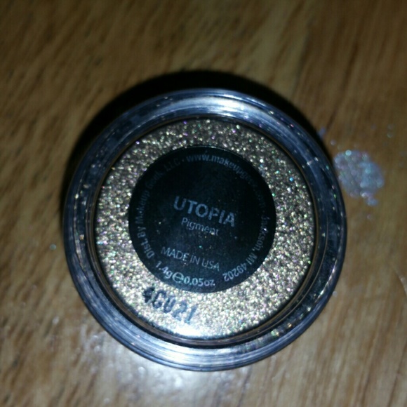 **SOLD**MAKEUP GEEK