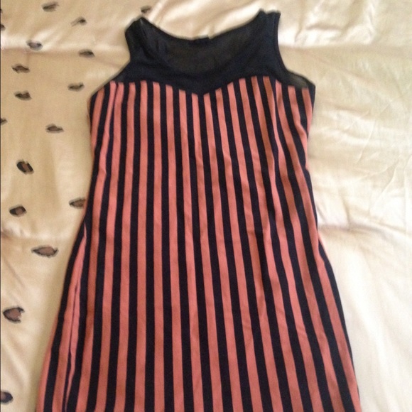 Pin stripe. Mess straps!