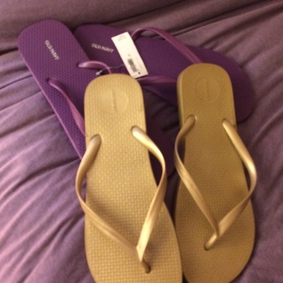 Pair of old navy flip flops