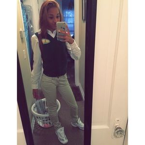 Meet your Posher, Jade