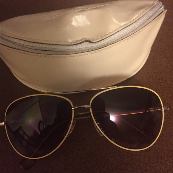 Jessica Simpson sunglasses