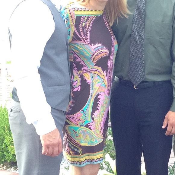 Ladies dress- above knee