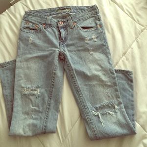 American eagle ripped boyfriend jeans