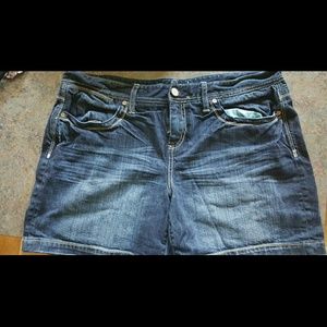 Maurices 15/16 shorts