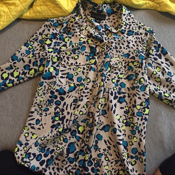 Button up  collard shirt