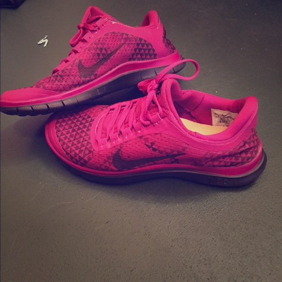 💐Magenta Nike Free 5.0💐