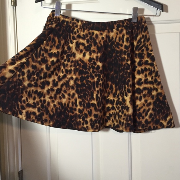 Cheetah flare mini skirt - Picture 2 of 3