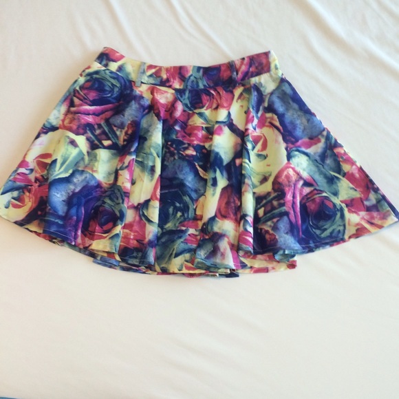 Tobi Floral Skater Skirt - Picture 2 of 3