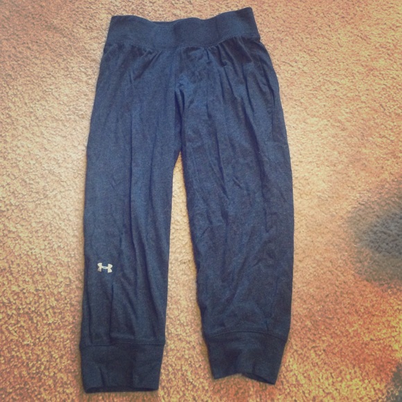 Women's underarm our Capri joggers sz xs