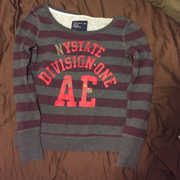 American eagle sweatshirt.
