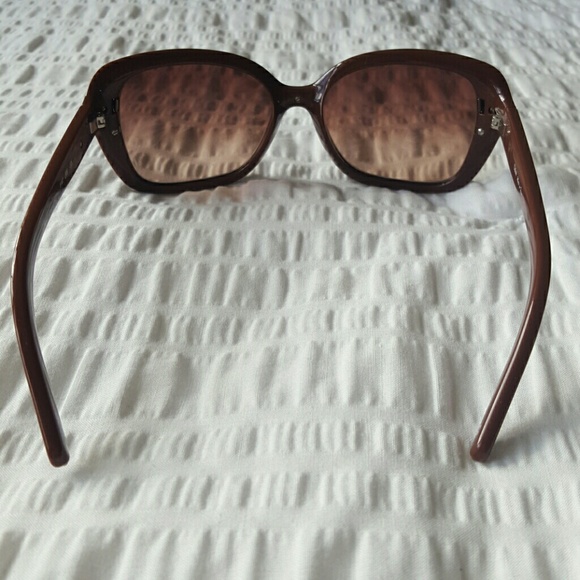 Chloe Sunglasses - Picture 3 of 4