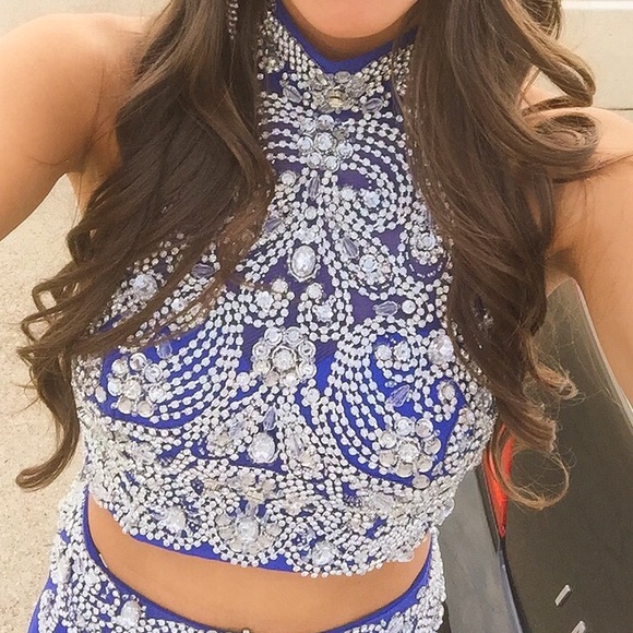 Size 2 Jovani 2 piece prom dress - Picture 2 of 4