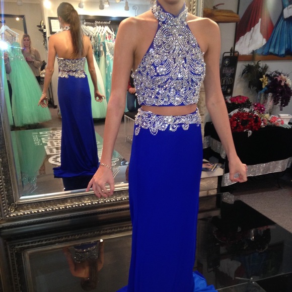 Size 2 Jovani 2 piece prom dress - Picture 4 of 4