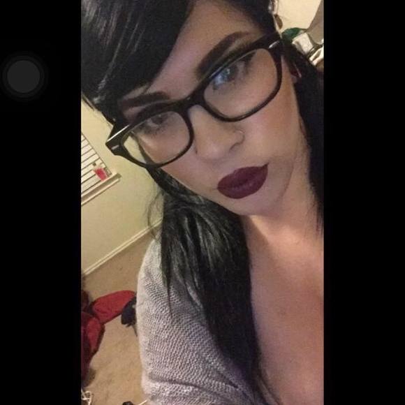 Meet your Posher, Kristin - Picture 1 of 1