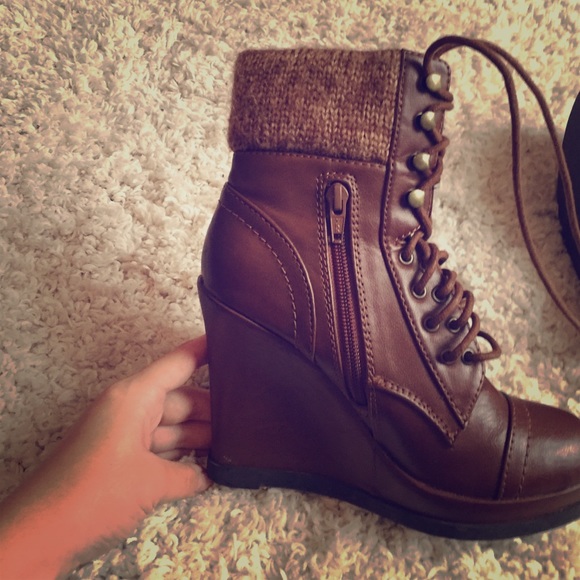 Brown wedges with fur on top