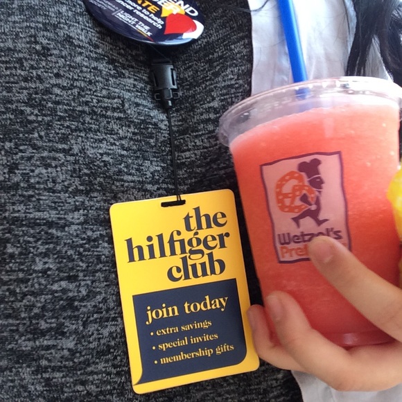 ✨💫✨ Meet Your Posher ✨💫✨ - Picture 3 of 4