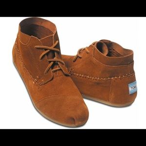 Moccasin TOMS booties