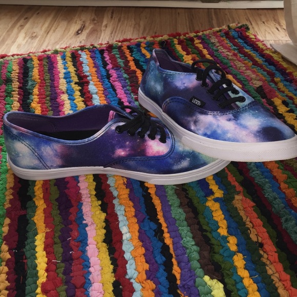 Galaxy vans - Picture 1 of 3