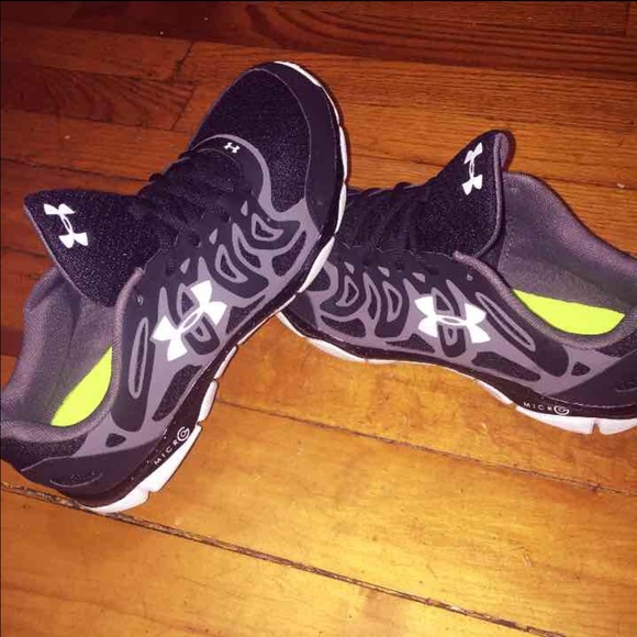 Sold Under Armour men's sneakers