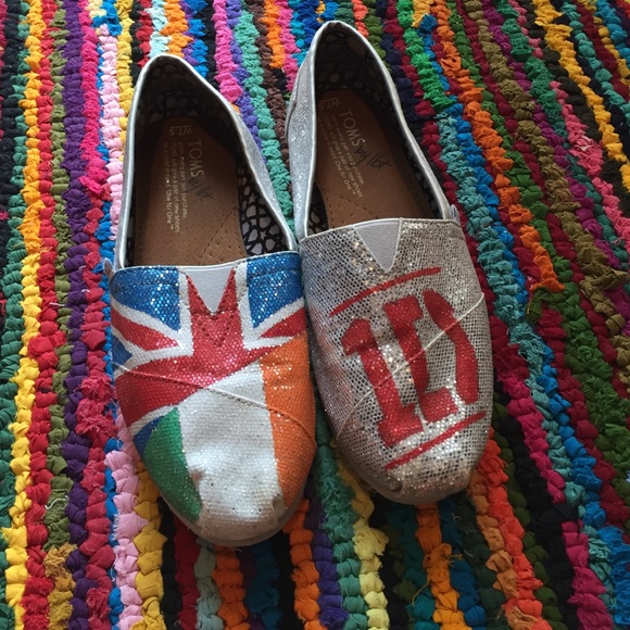 One direction custom sparkly toms - Picture 1 of 3